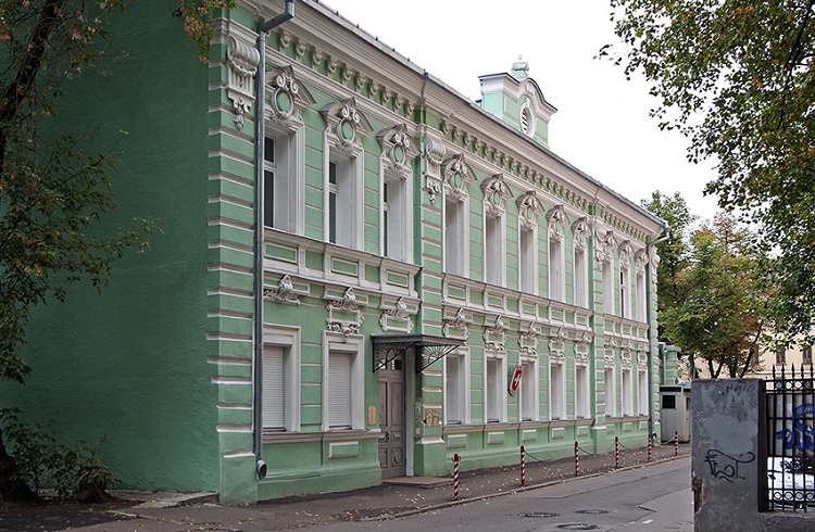 Посольство Швейцарии в Москве (пер. Огородной Слободы, д. 2-5)